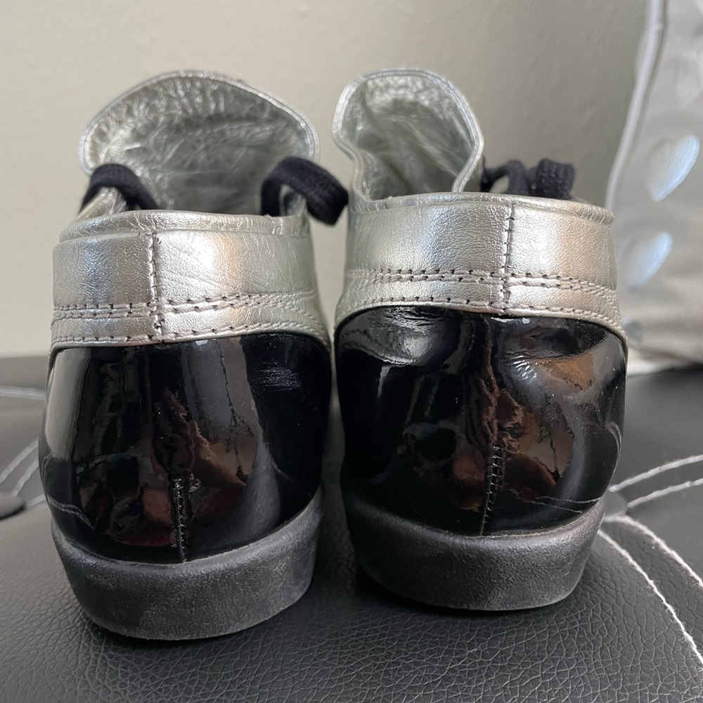 CHANEL Silver Leather Sneakers Sz 6.5 EXCELLENT CONDITION!! - Picture 4 of 8